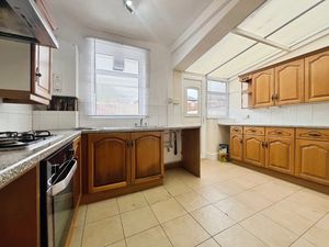 Kitchen- click for photo gallery